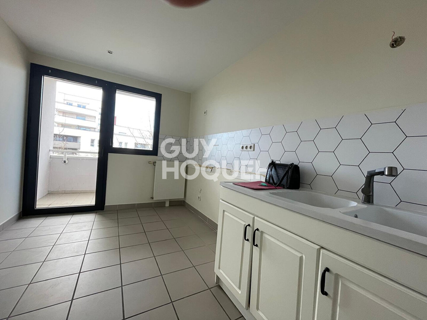 GRESILLES (Place Galilée) GRD T4 AVEC GARAGE 