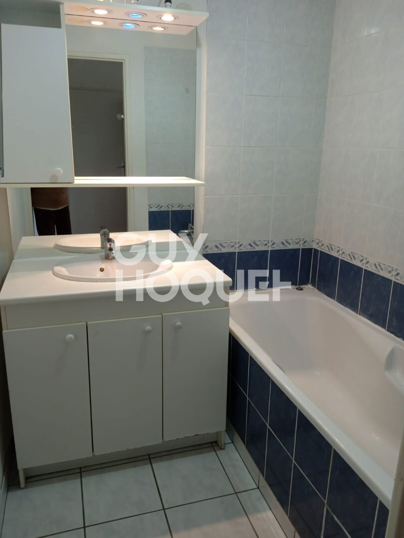 TOISON D'OR - T1  MEUBLE - 33,56 M²