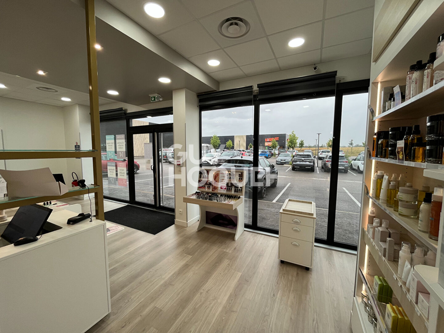 FONDS SALON ESTHETIQUE CHEVIGNY ST SAUVEUR 150 m2