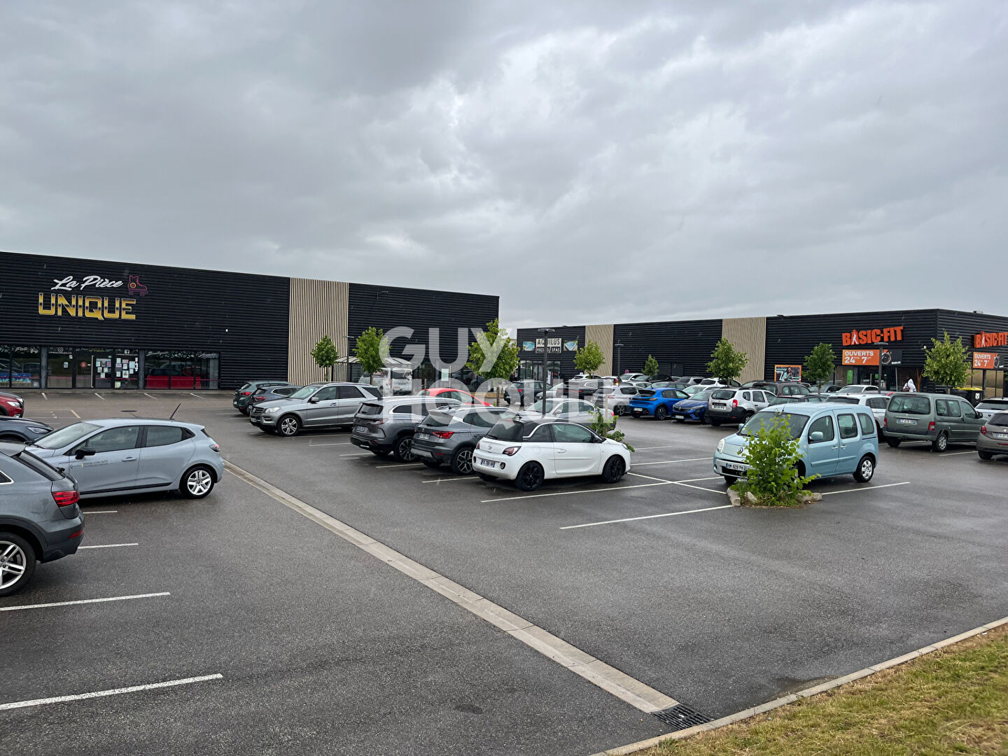 FONDS SALON ESTHETIQUE CHEVIGNY ST SAUVEUR 150 m2
