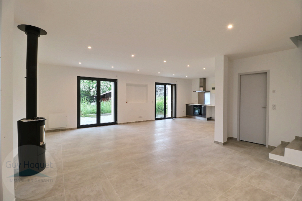 EN VENTE A BALLAISON : Grange de village rénovée 4 piéces