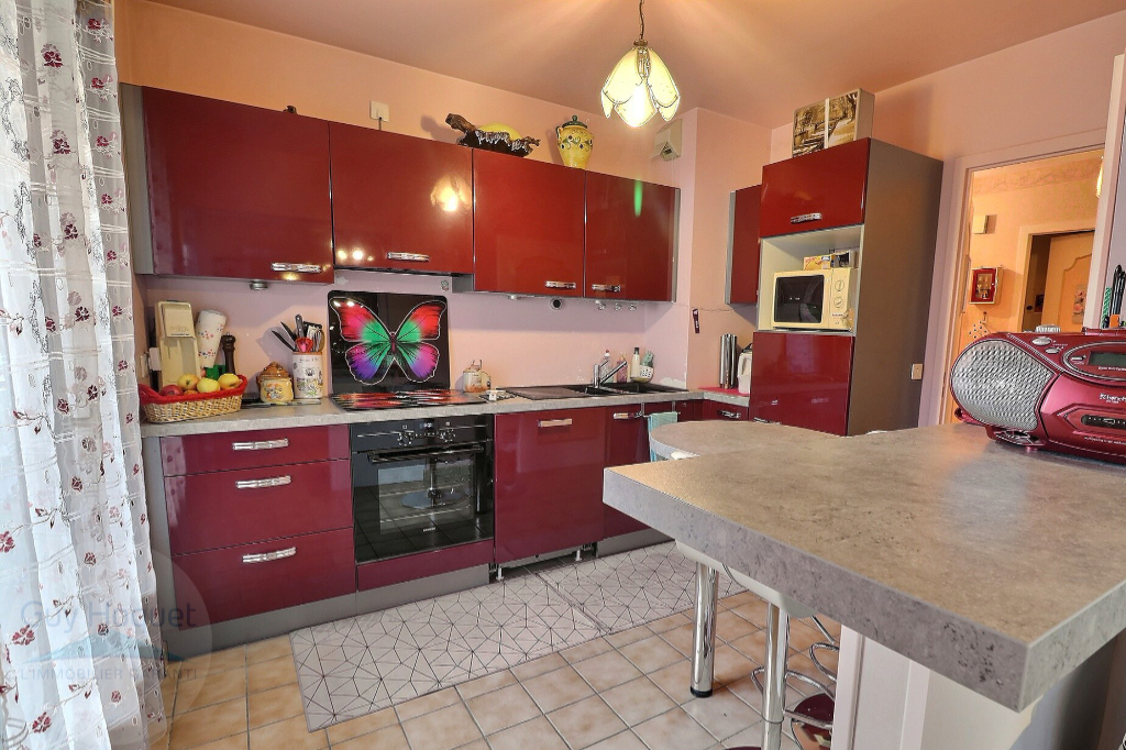 SCIEZ : appartement 3 pièces à vendre