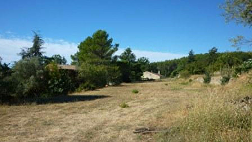 A VENDRE , TERRAIN A BATIR  DE 1435m2 , à DRAGUIGNAN (83300)