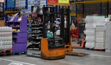 LES COULISSES DE L’HYPERMARCHÉ CORA