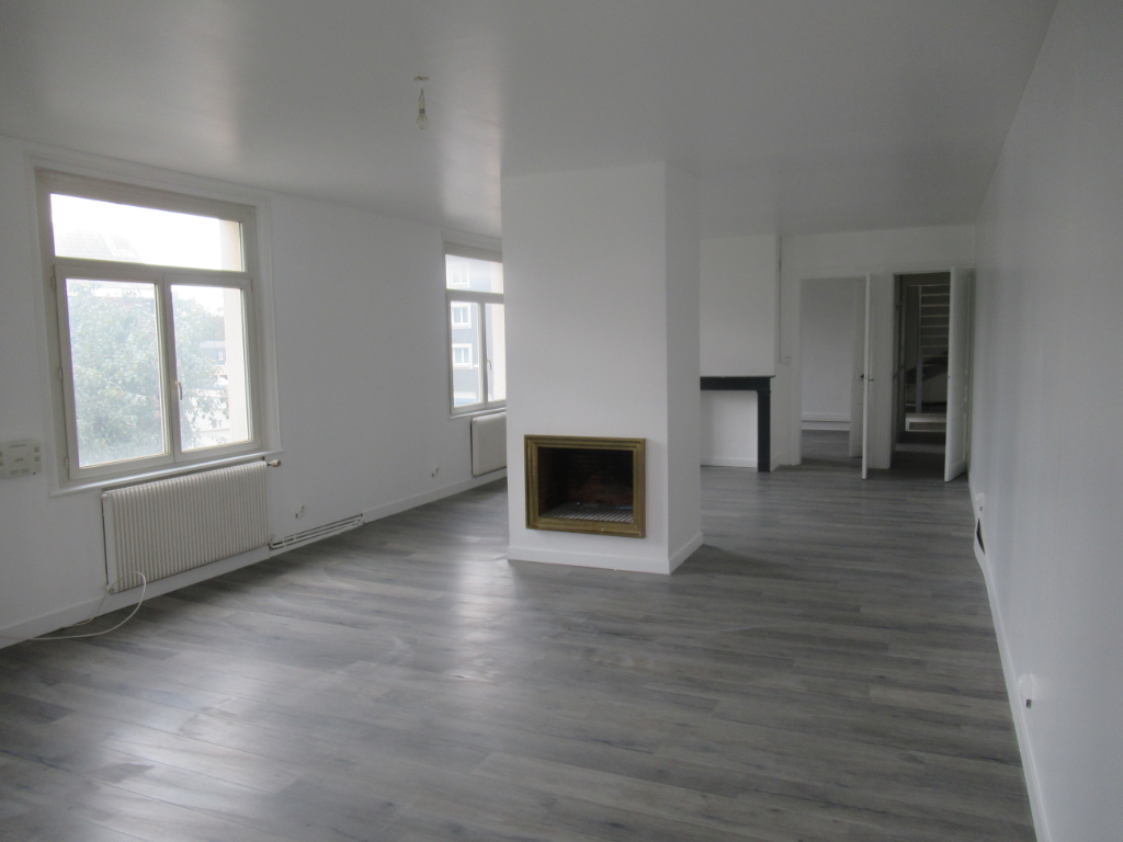 DUPLEX CENTRE VILLE - GARAGE - CAVE - 3 CHAMBRES