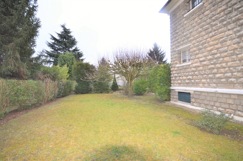 Rare sur le secteur : Terrain de plus de 400m²