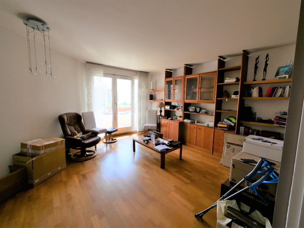 Vente : appartement 3 pièces (66 m²) à SAINT GRATIEN