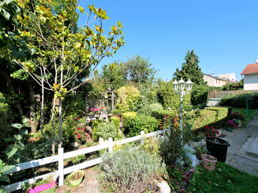 EAUBONNE Quartier pavillonnaire ! Pavillon 111m² avec 4 chambres et sous-sol - terrain 430m²