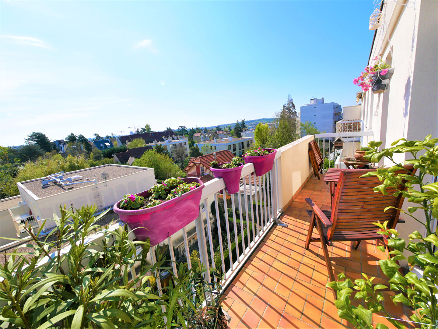 GARE ERMONT-EAUBONNE - APPARTEMENT 3 pièces avec Balcon - 2 chambres + parking en sous-sol et Cave