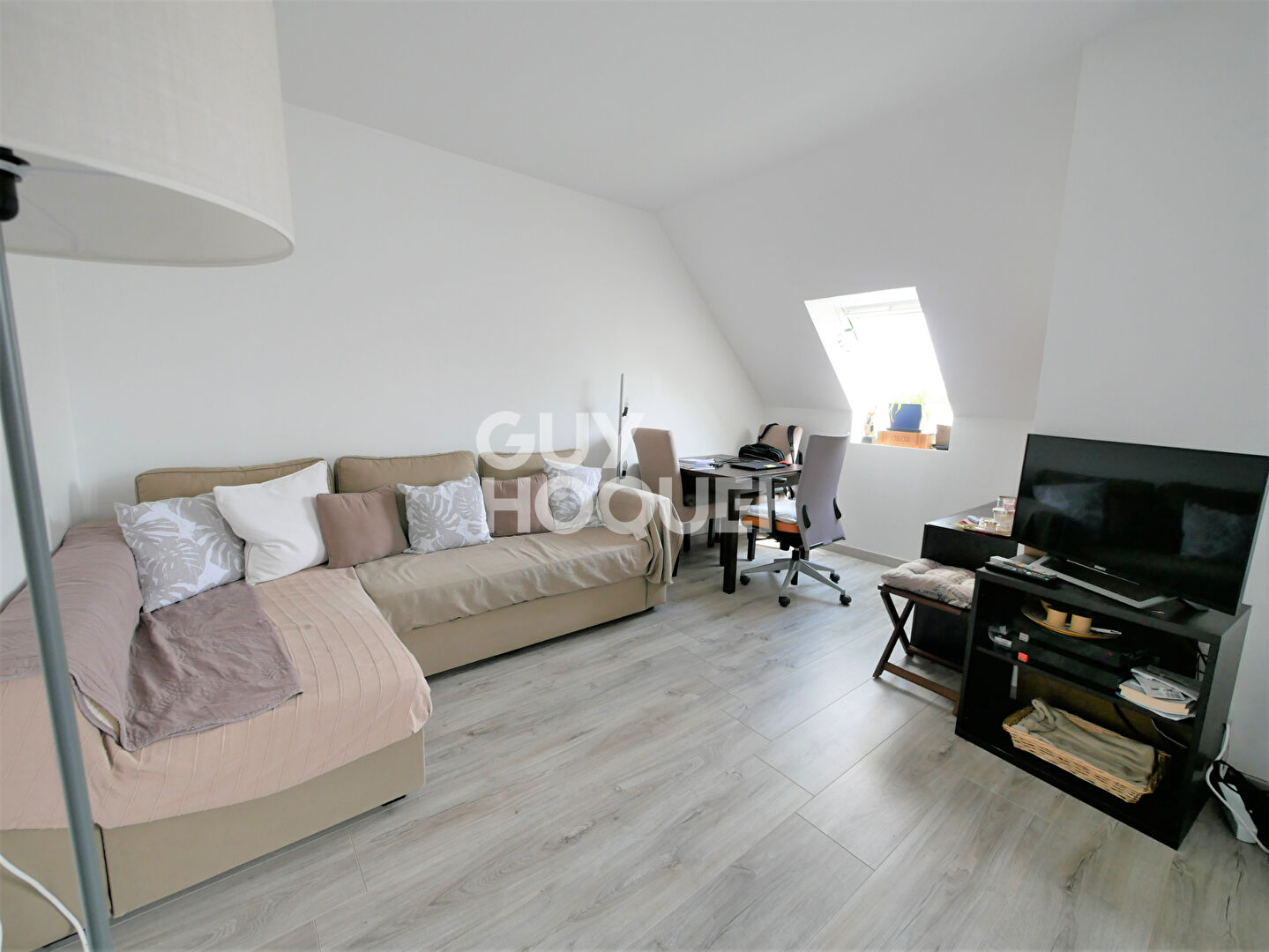 Appartement vendu loué - Centre-ville d'Eaubonne - Dernier étage avec terrasse - + Box, Parking et Cave