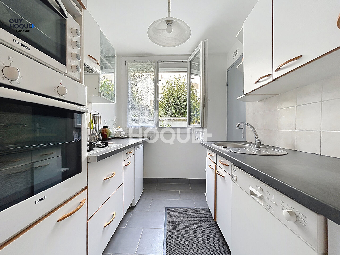 Appartement  58m²-avec RAVALEMENT PAYÉ (en cours) -Centre-ville Eaubonne 3 pièces- 2 chambres- proximité des commerces