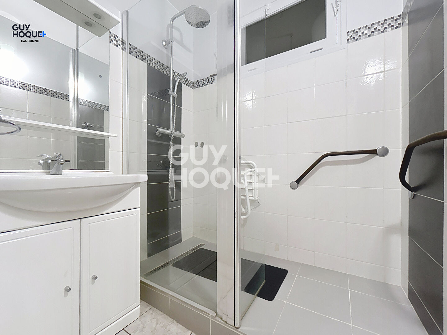 Appartement  58m²-avec RAVALEMENT PAYÉ (en cours) -Centre-ville Eaubonne 3 pièces- 2 chambres- proximité des commerces