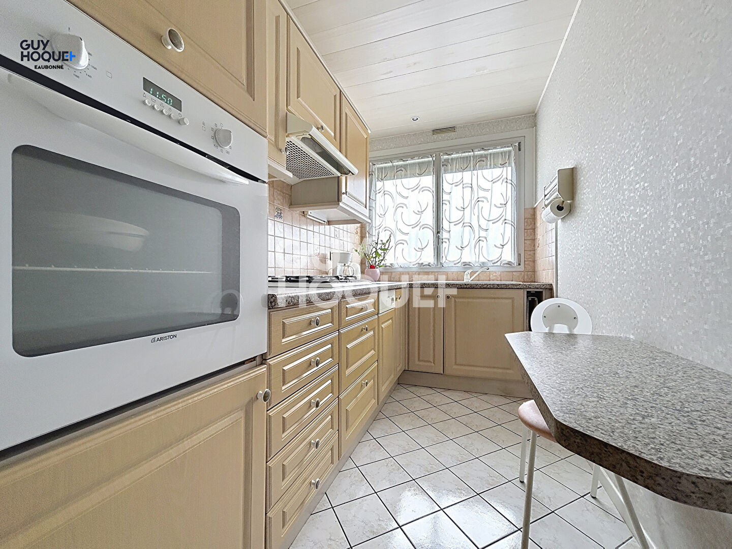 Centre-ville EAUBONNE :Grand 2 pièces - 59m² avec Balcon - Parking et cave