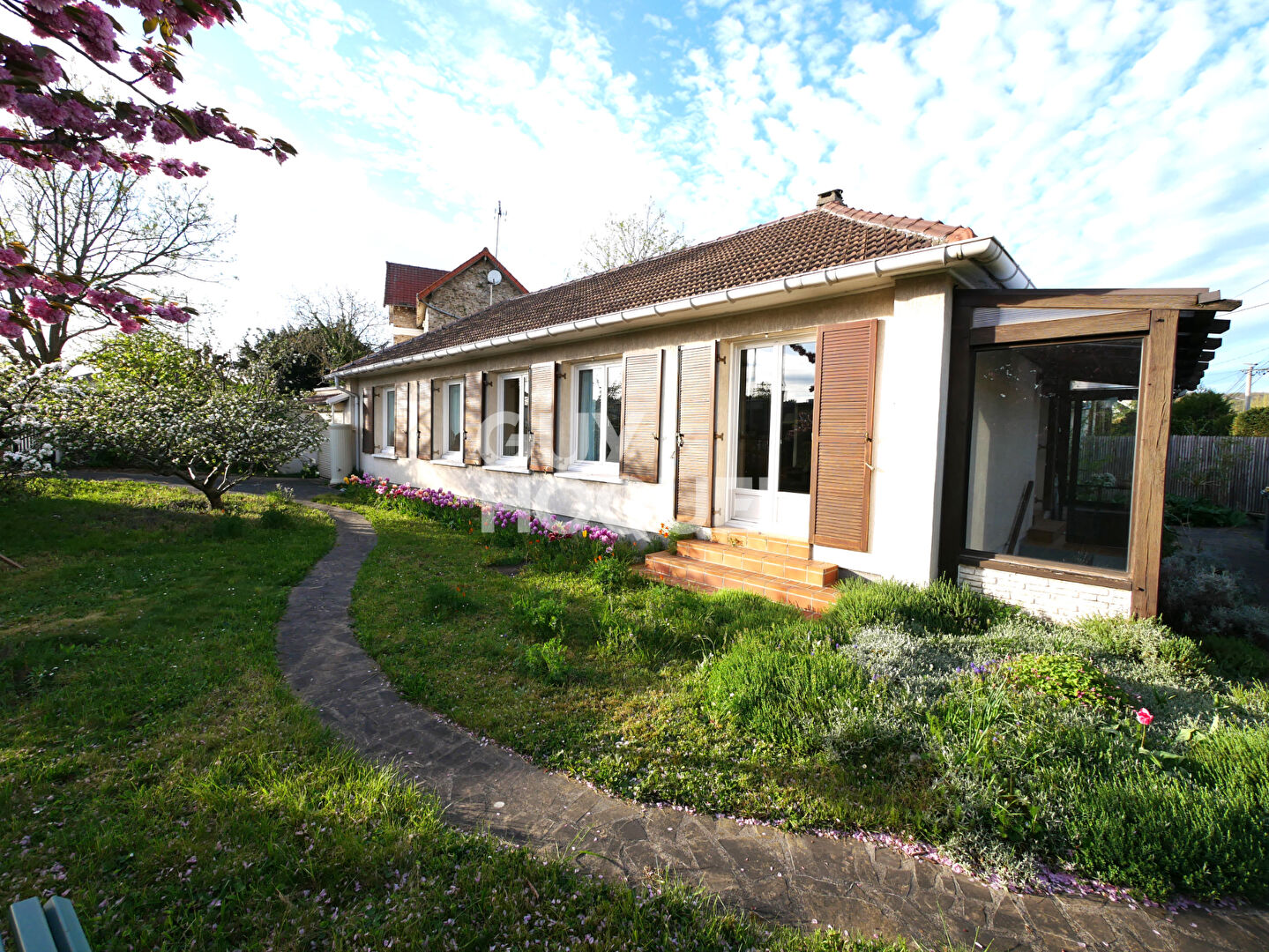 SAINT-PRIX Limite EAUBONNE-11 min Gare- Maison de Plain-pied 85m² - 3 chambres et garage