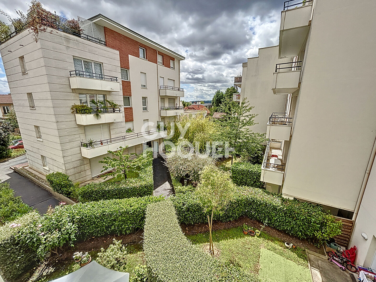 5 min Gare ERMONT-EAUBONNE - Appartement traversant 2 pièces- 61m² avec balcon cave et parkings !