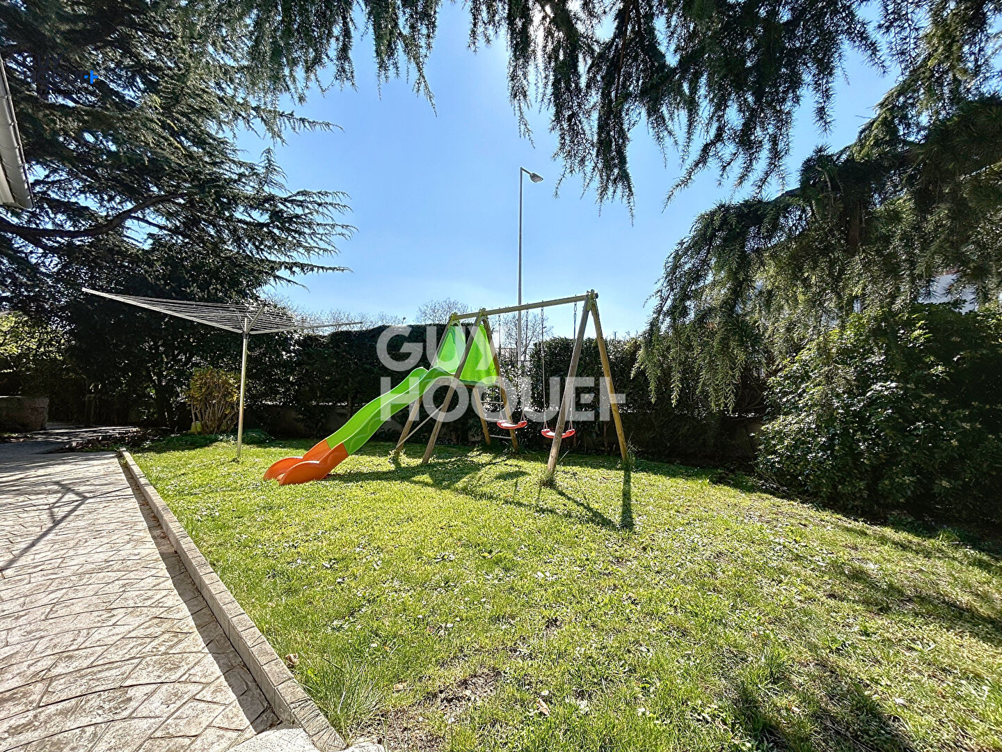 5 min Gare Ermont-Eaubonne: Maison MANSART de 186m² - 4/5chambres - Terrain de plus de 650m² proche écoles et commerces!