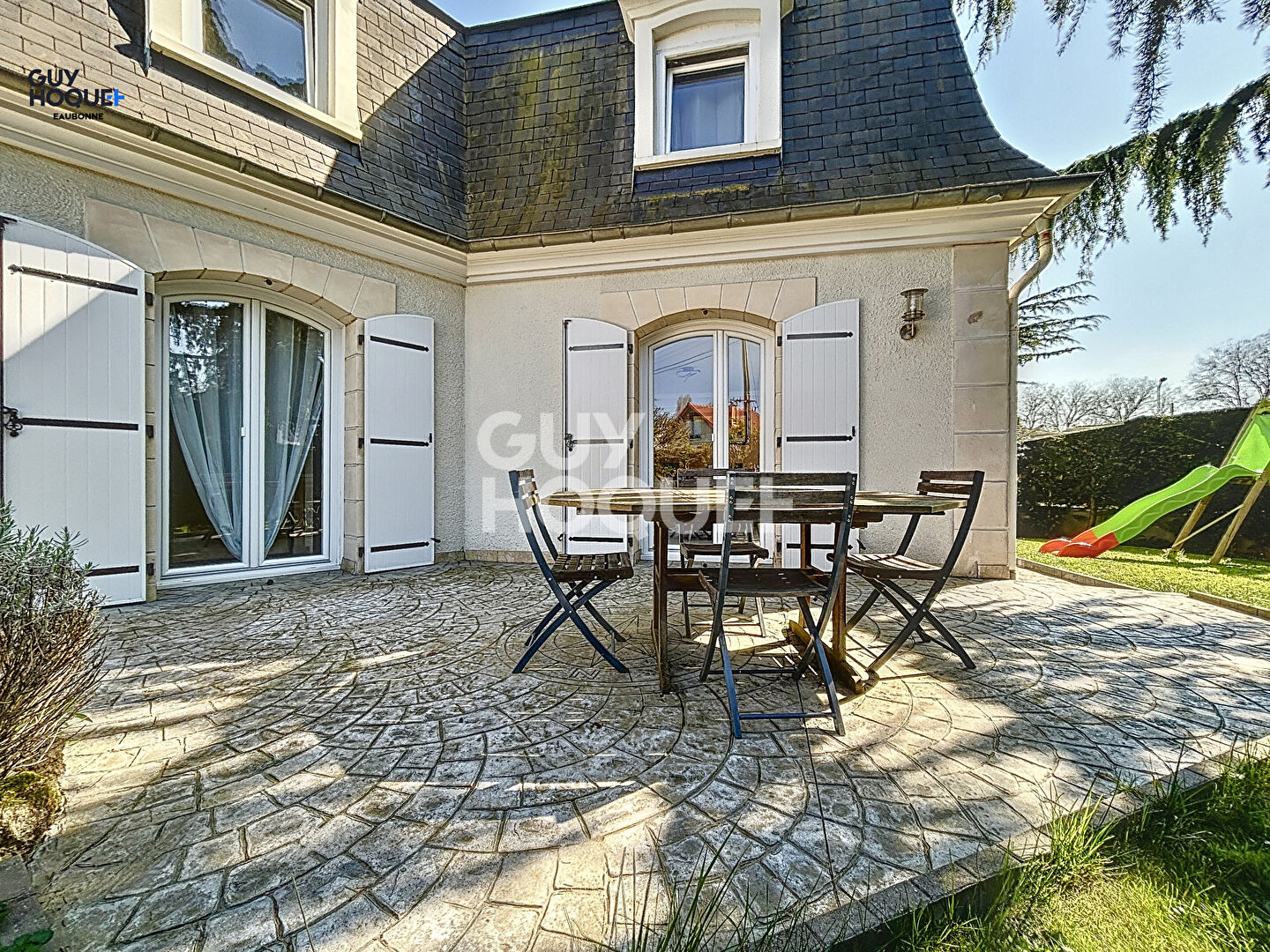 5 min Gare Ermont-Eaubonne: Maison MANSART de 186m² - 4/5chambres - Terrain de plus de 650m² proche écoles et commerces!