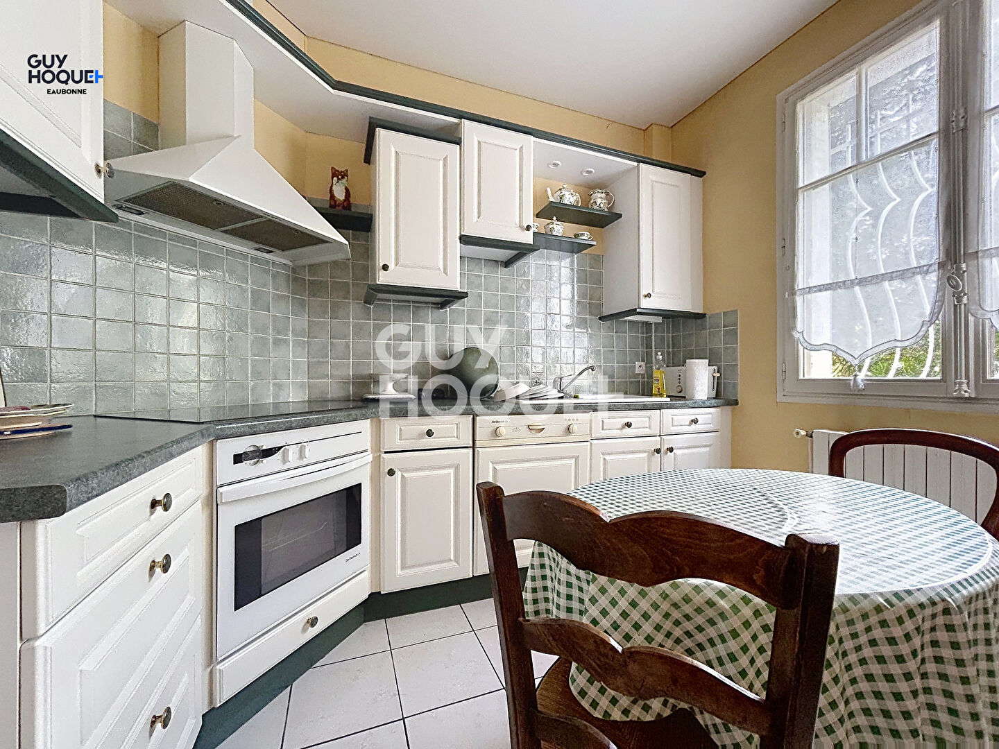 Quartier Cerisaie-Jean Macé: A 10 min gare et à 5min des écoles - Maison 112m² - 3 chambres- avec sous-sol total- Terrain 500m²