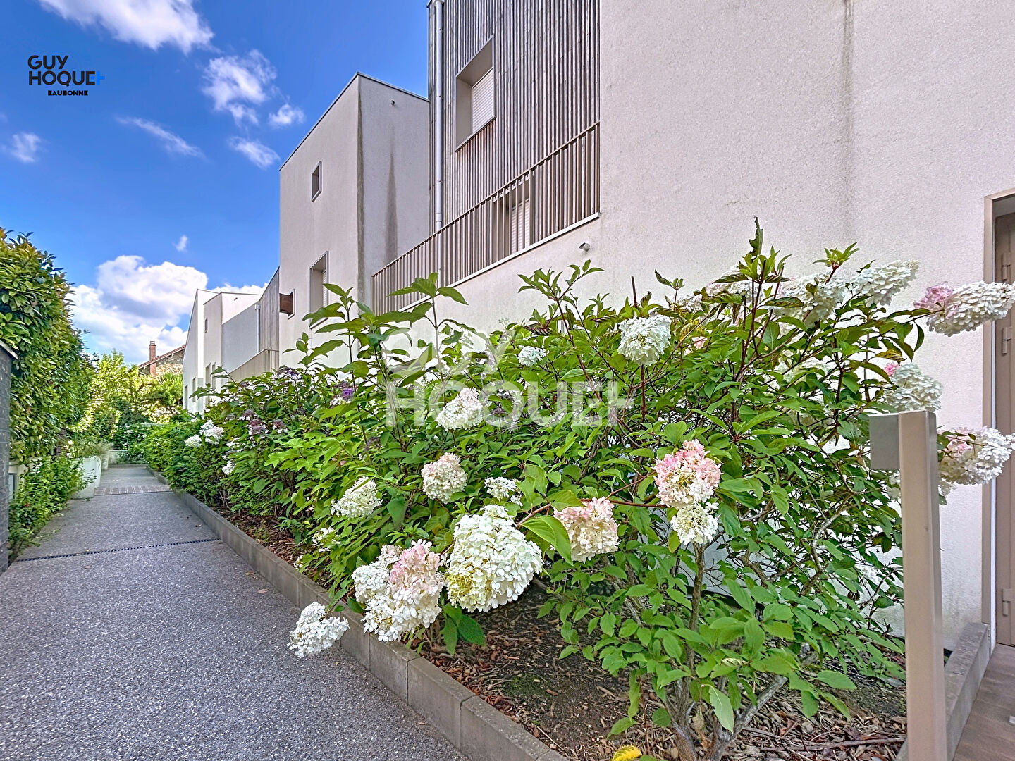 4 min Gare Ermont-Eaubonne -Appartement 2 pièces :47.86 m2 + LOGGIA et parking en sous sol