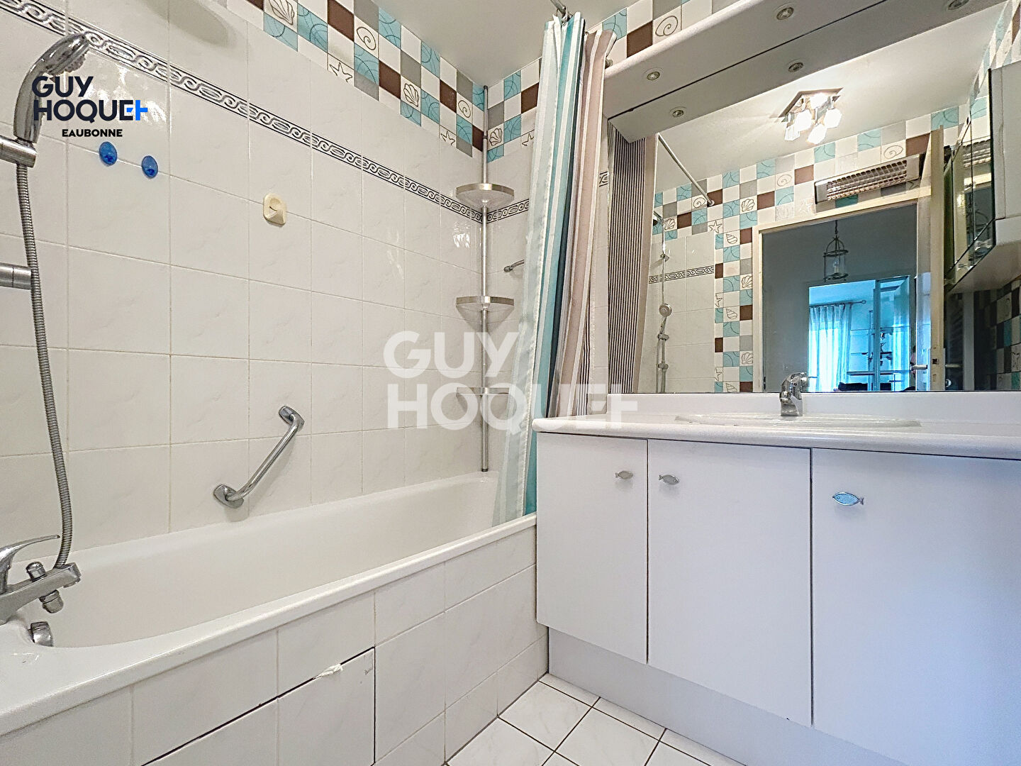 EAUBONNE Appartement 4 pièces 2/3 chambres 80m² avec Balcon - une cave et un double Box automobile