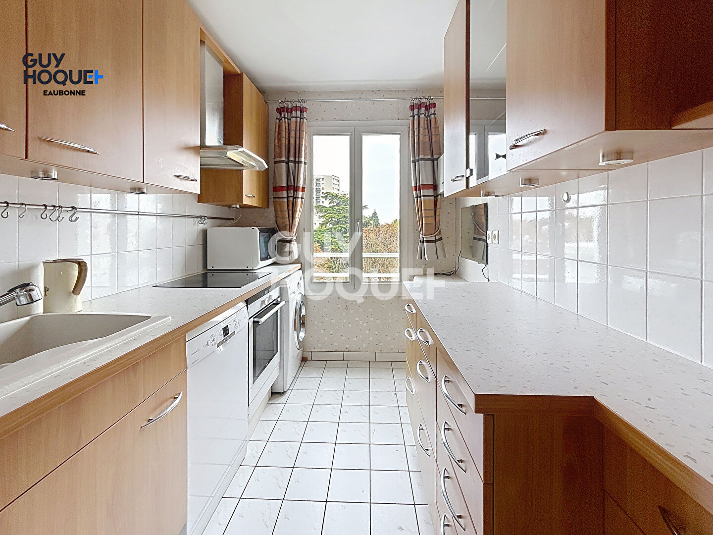 EAUBONNE Appartement 4 pièces 2/3 chambres 80m² avec Balcon - une cave et un double Box automobile