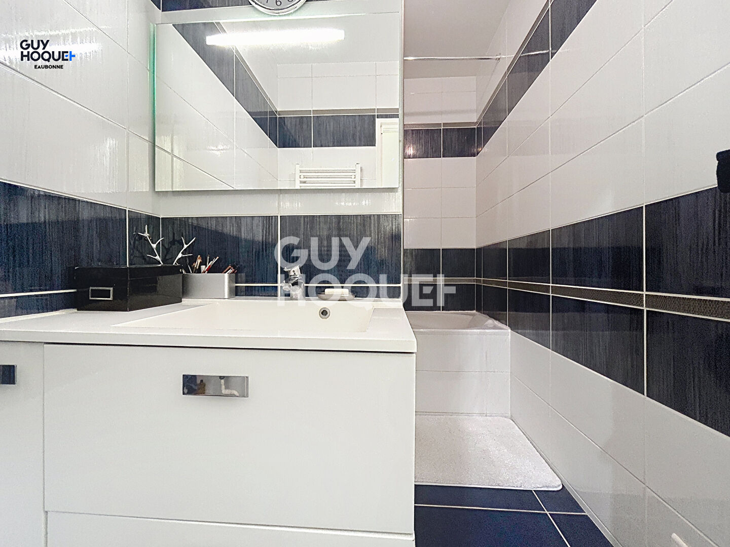 10 min Gare Ermont-Eaubonne :Appartement  DERNIER ETAGE :4 pièces de 81m² de 2/3 chambres - Quartier PAUL- BERT à Eaubonne