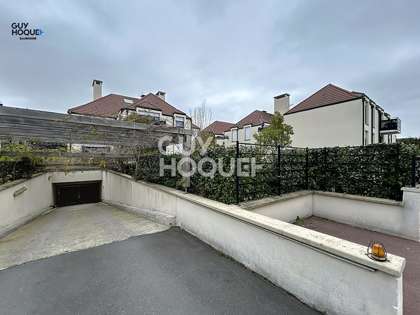 Une place de Parking  en sous-sol à EAUBONNE-  à équidistance Gare ERMONT-EAUBONNE et Centre-ville