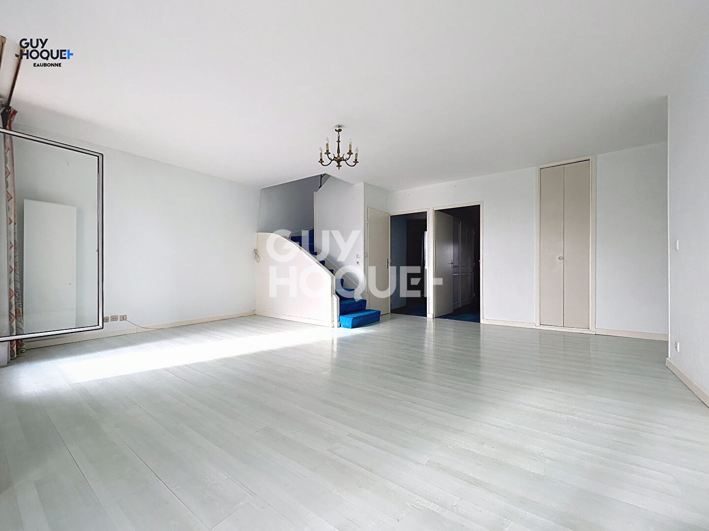 Appartement DUPLEX  100m²  avec 4 chambres en  Dernier étage avec Balcon Terrasse BOX et cave en sous-sol.