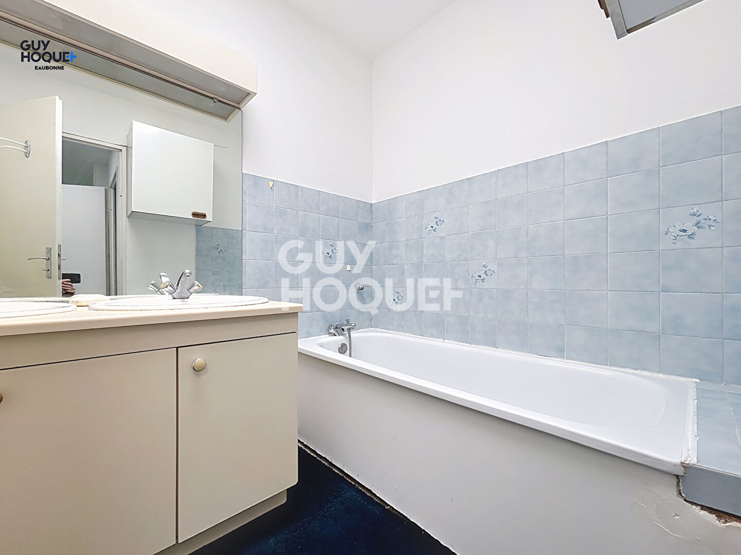 Appartement DUPLEX  100m²  avec 4 chambres en  Dernier étage avec Balcon Terrasse BOX et cave en sous-sol.