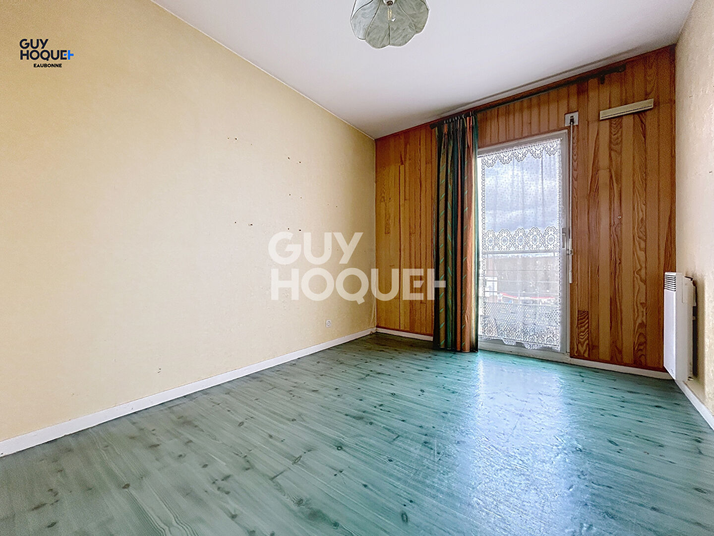 Appartement DUPLEX  100m²  avec 4 chambres en  Dernier étage avec Balcon Terrasse BOX et cave en sous-sol.