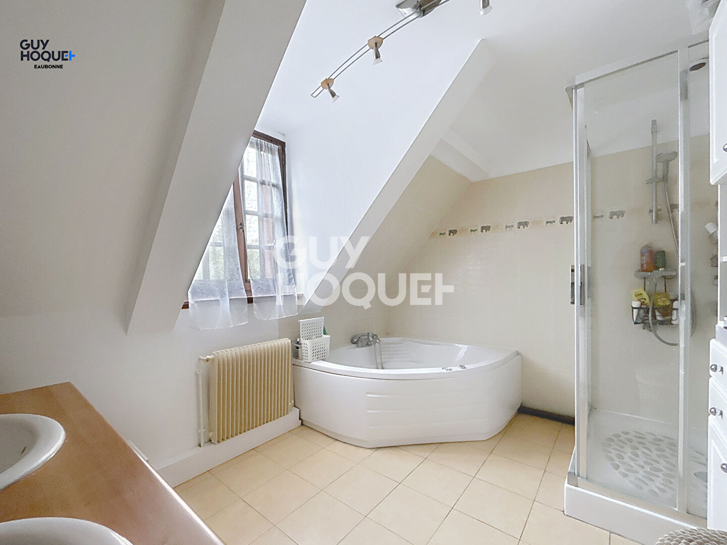 Maison Familiale- centre-ville  - 6 pièces + 2 bureaux