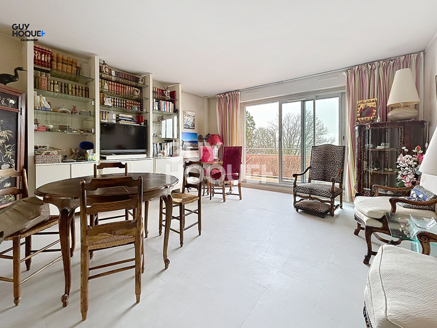 Appartement 5 min Gare ERMONT EAUBONNE- 79m² avec 2 chambres- cour intérieur-un BOX + cave et GRAND Balcon!