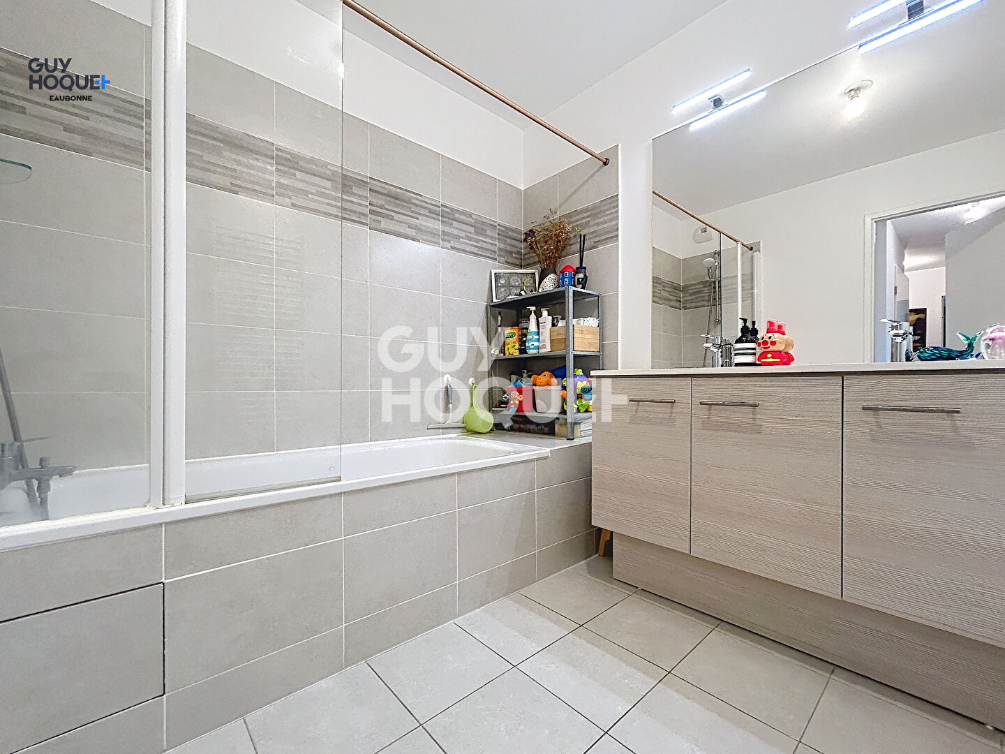 5 min GARE ERMONT-EAUBONNE - Résidence "LE MAJESTIK" -  Appartement 3 pièces- 2 chambres 63.73m² avec 2 places de parking + balcon