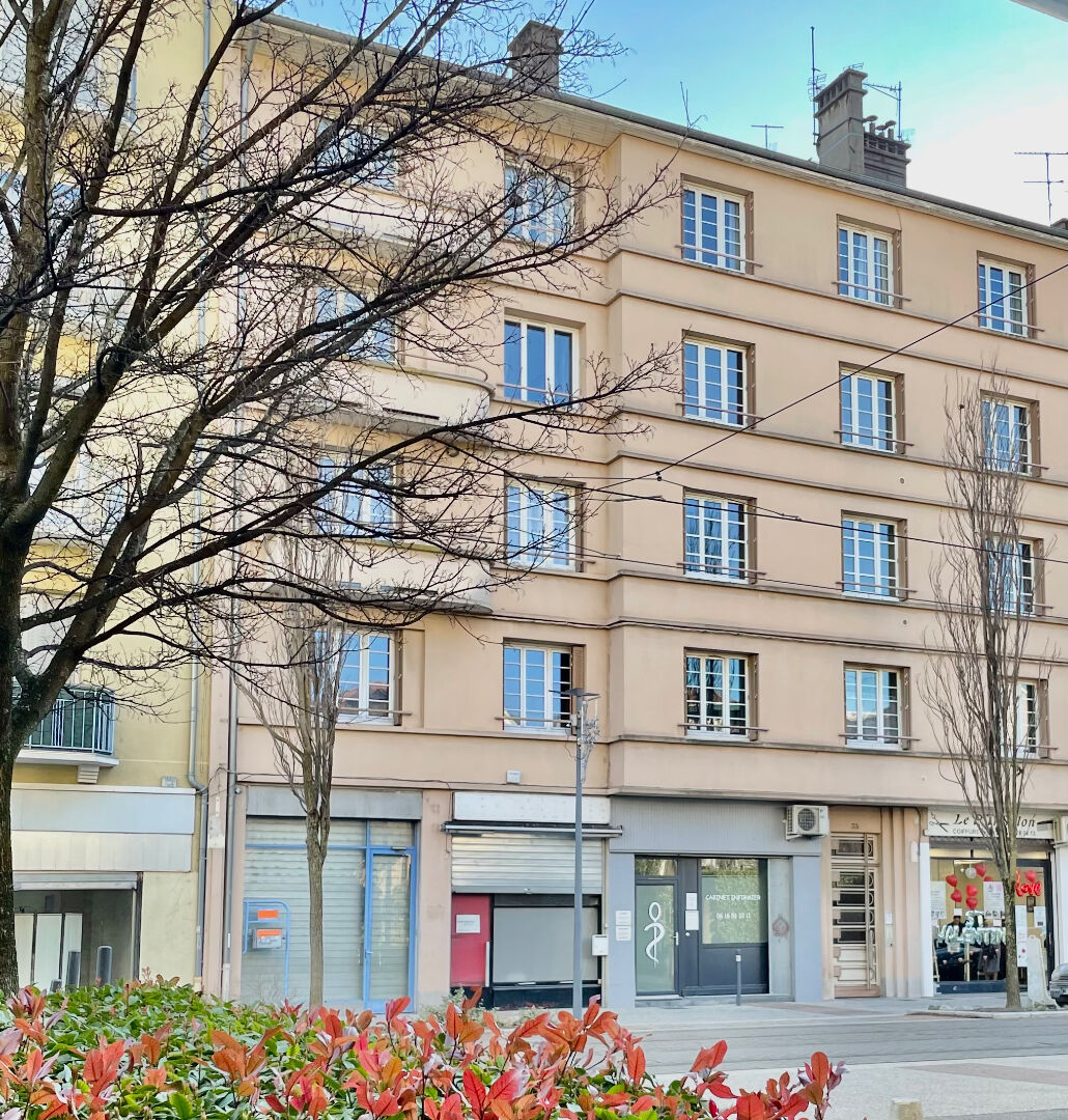 FONTAINE : appartement T2 (55 m²) en vente
