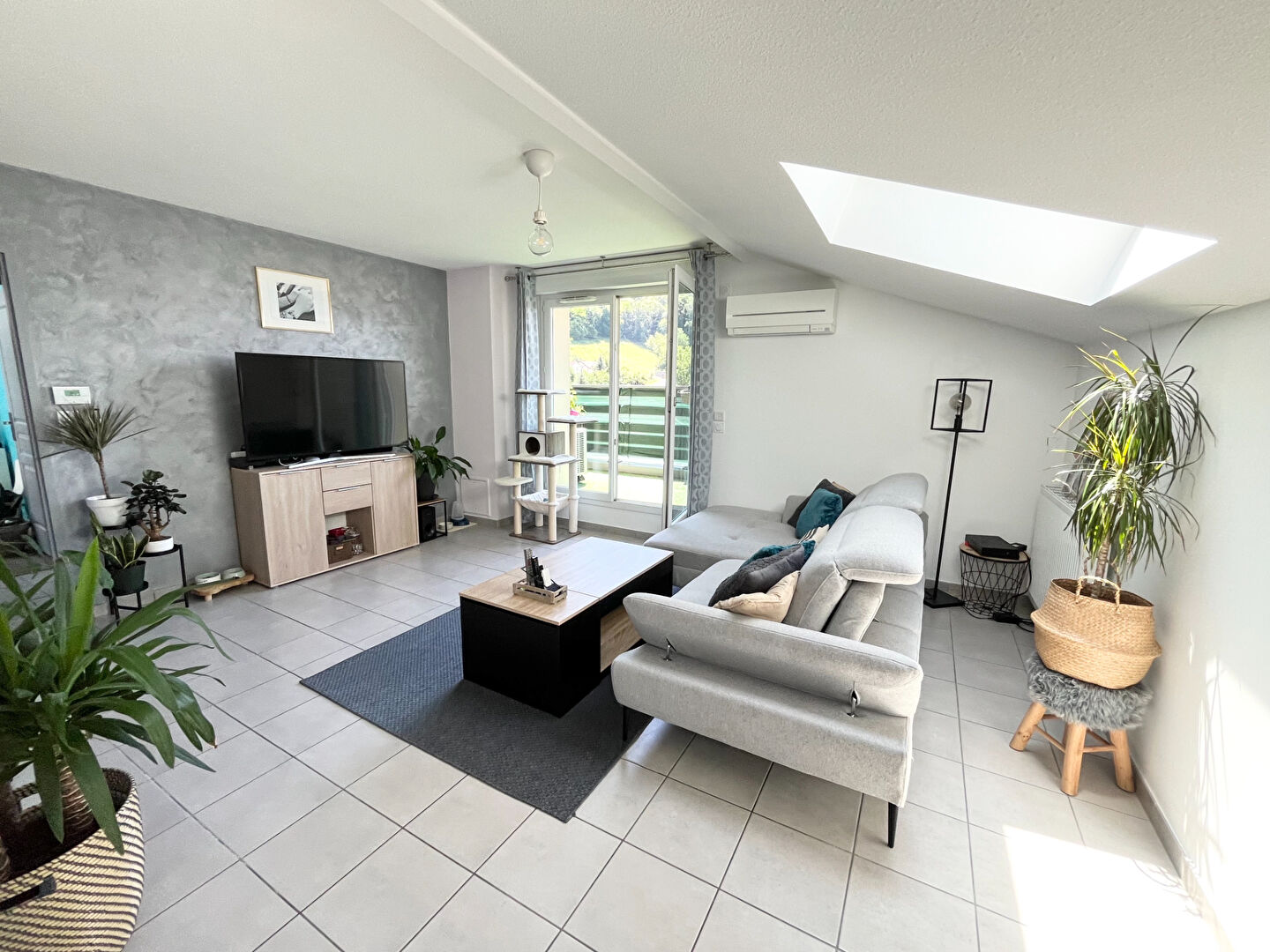 BEL APPARTEMENT LUMINEUX 3 PIÈCES EN DERNIER ÉTAGE