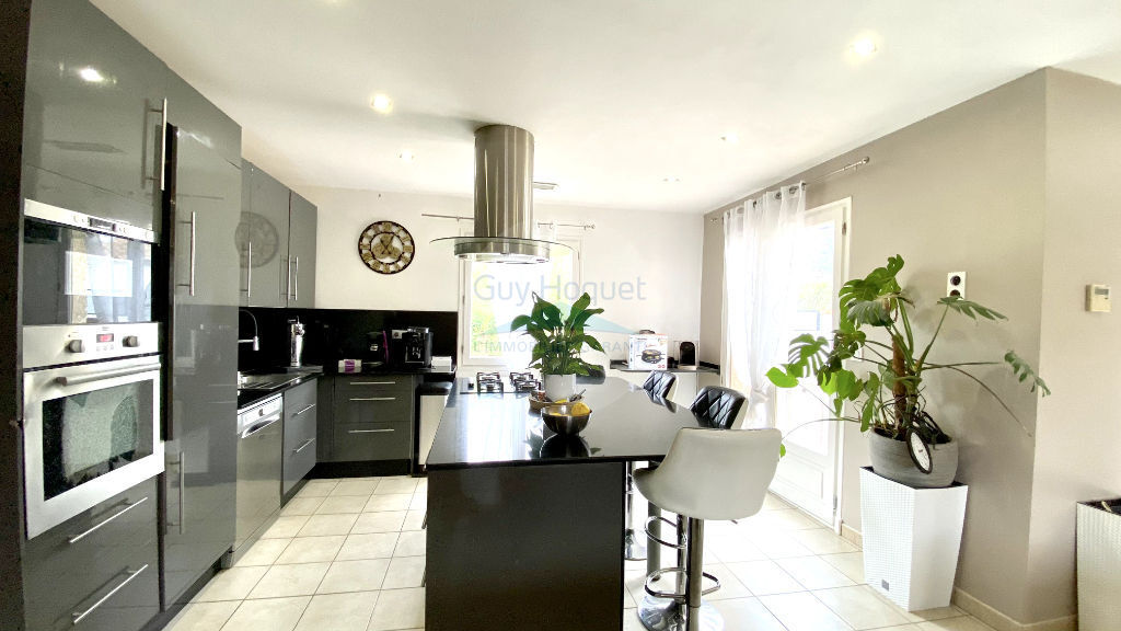 Vente : maison 5 pièces à RODES