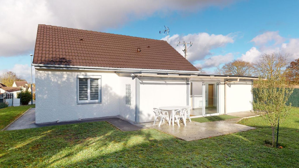 Maison de Plain pied  4 pièces  à vendre à CONDE SUR MARNE