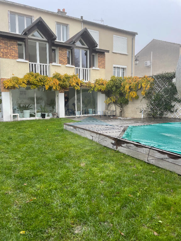 AY CHAMPAGNE : maison T5 - JARDIN - PISCINE