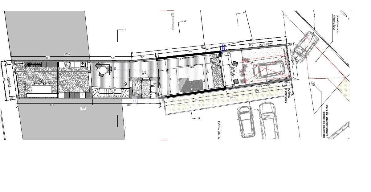 Maison de ville  avec cour et parking privatif