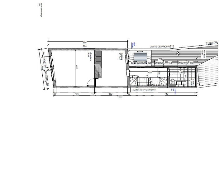 Maison de ville  avec cour et parking privatif