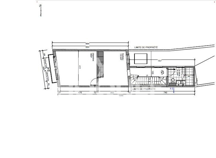 Maison de ville  avec cour et parking privatif