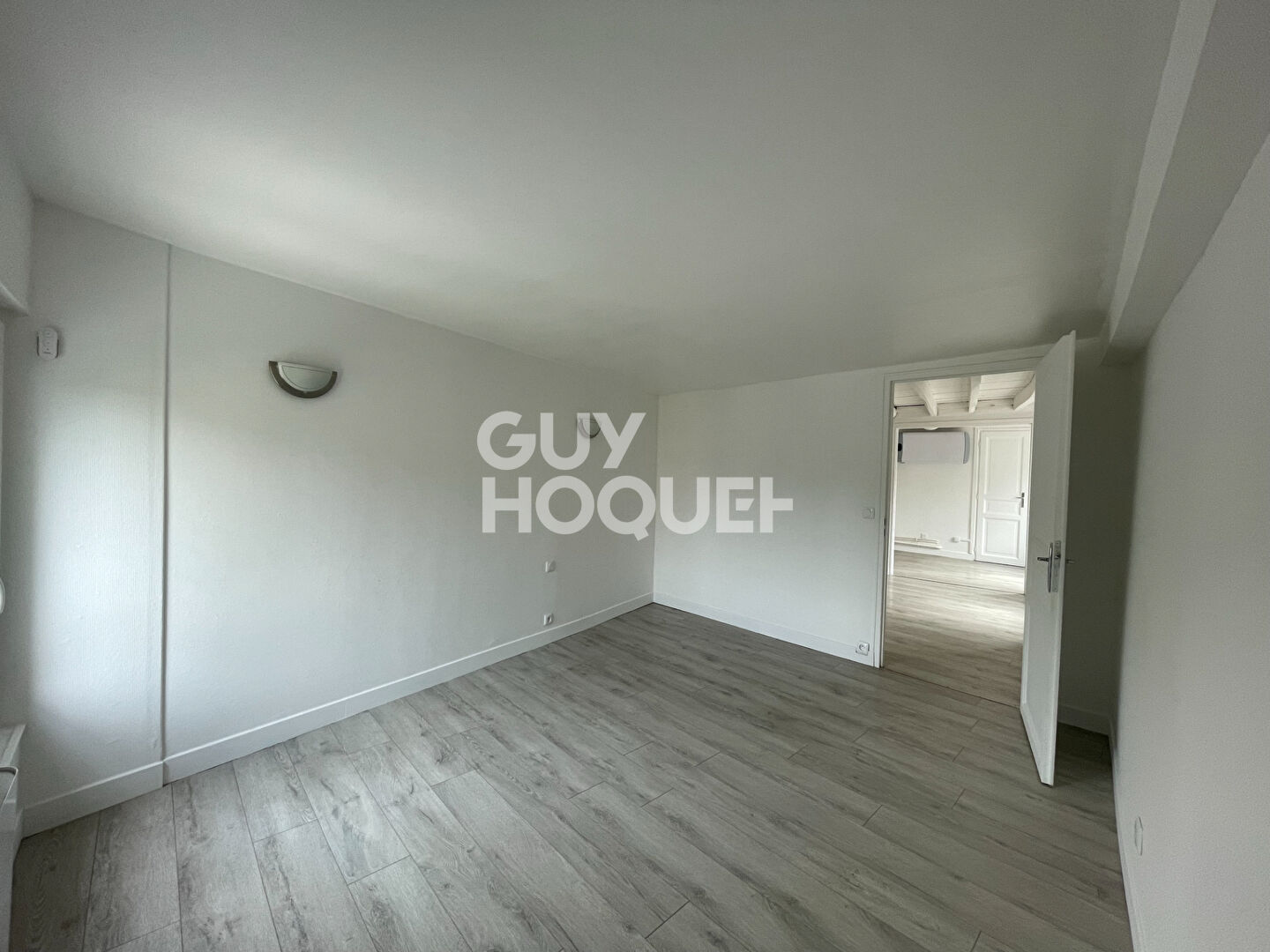 APPARTEMENT 2 PIÈCES ? 40 m² ? MOUSSY