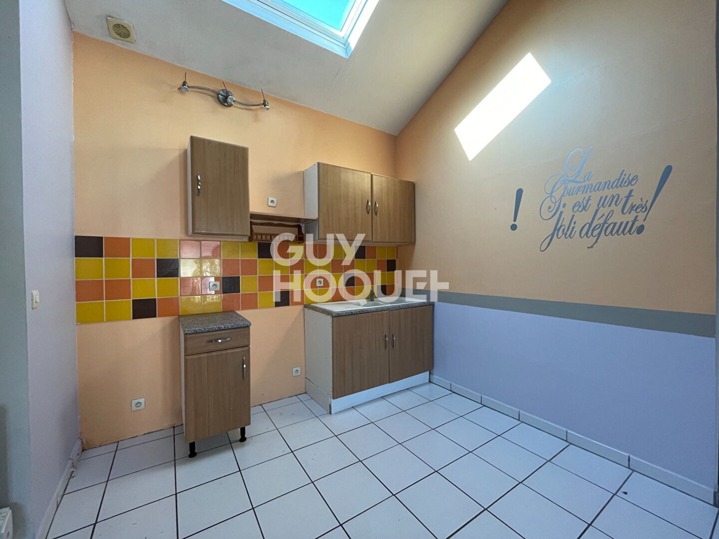 LOCATION : appartement de 2 pièces à EPERNAY avec GARAGE