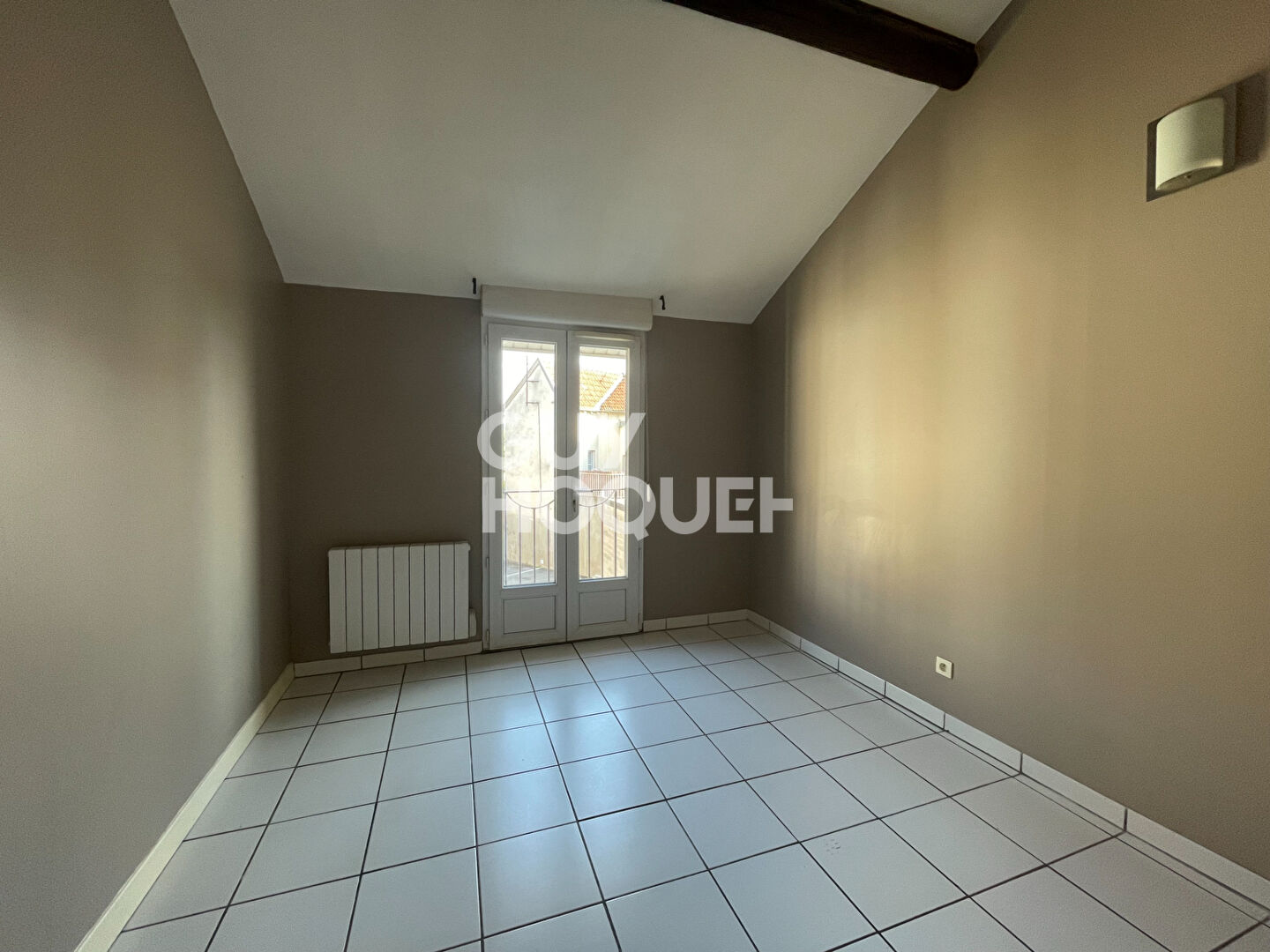 LOCATION : appartement de 2 pièces à EPERNAY avec GARAGE