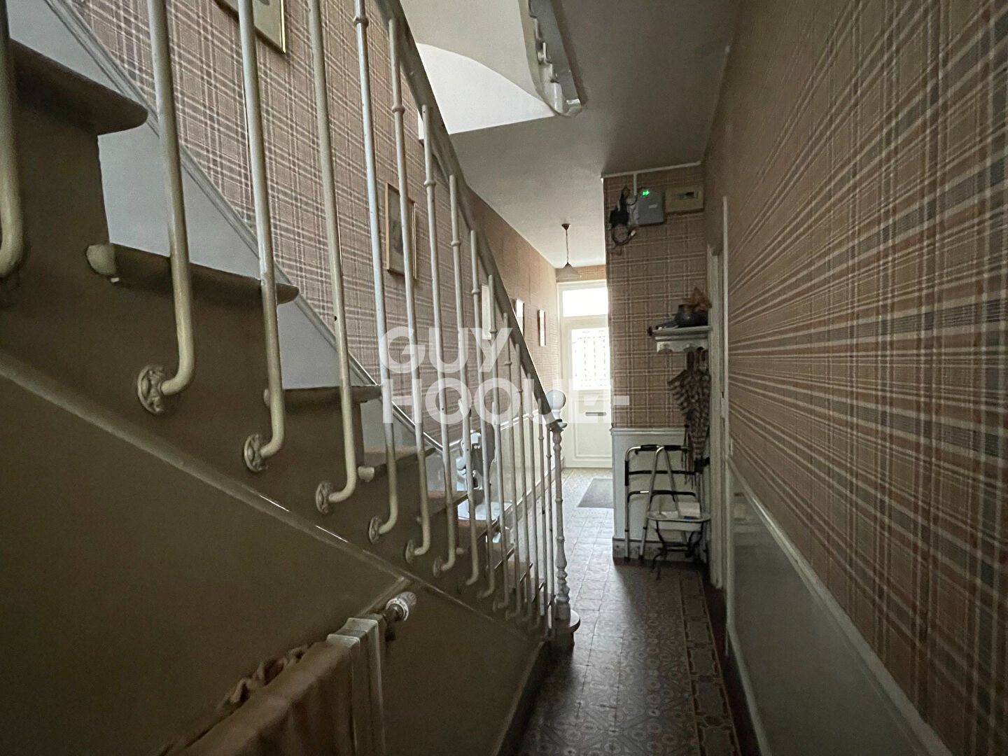 Maison de ville avec cour intérieure, dépendance et garage à Épernay