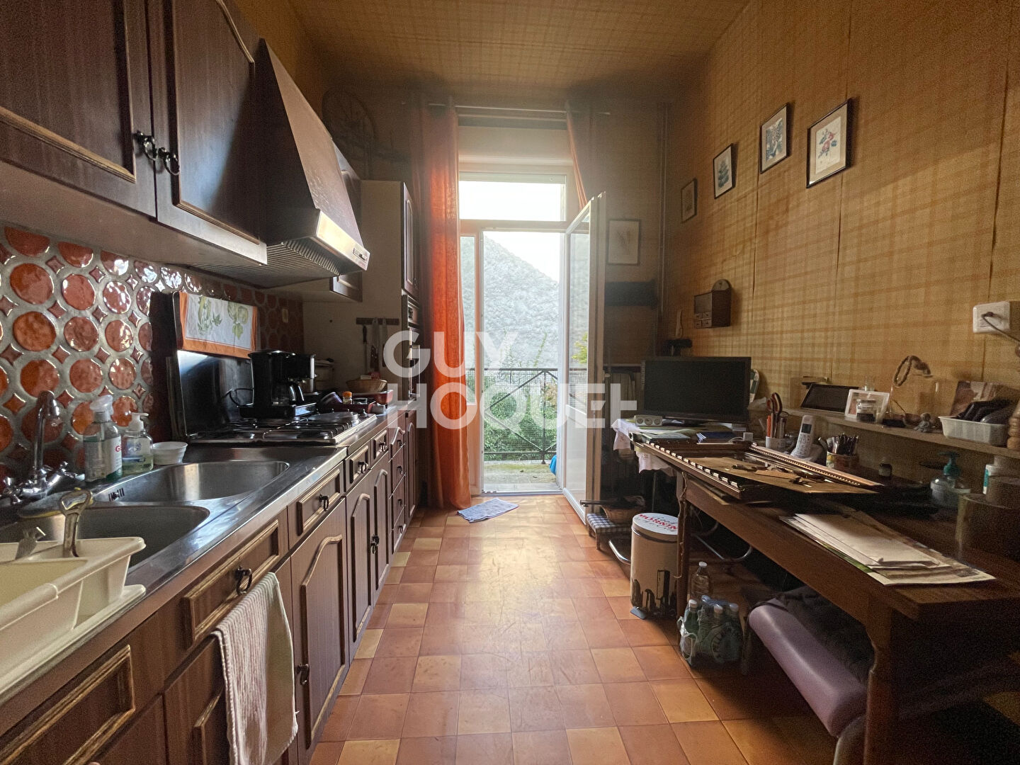 Maison de ville avec cour intérieure, dépendance et garage à Épernay