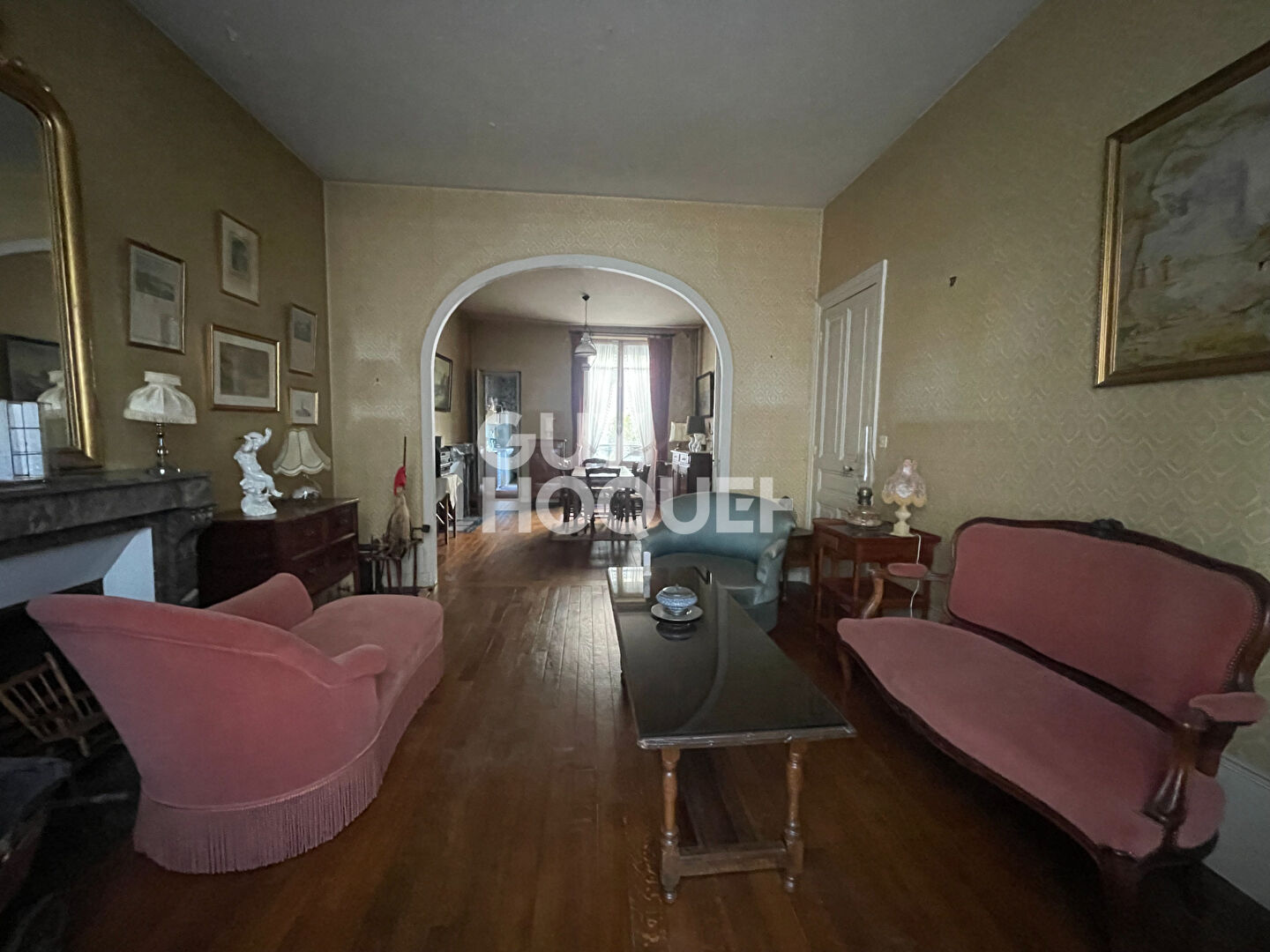 Maison de ville avec cour intérieure, dépendance et garage à Épernay