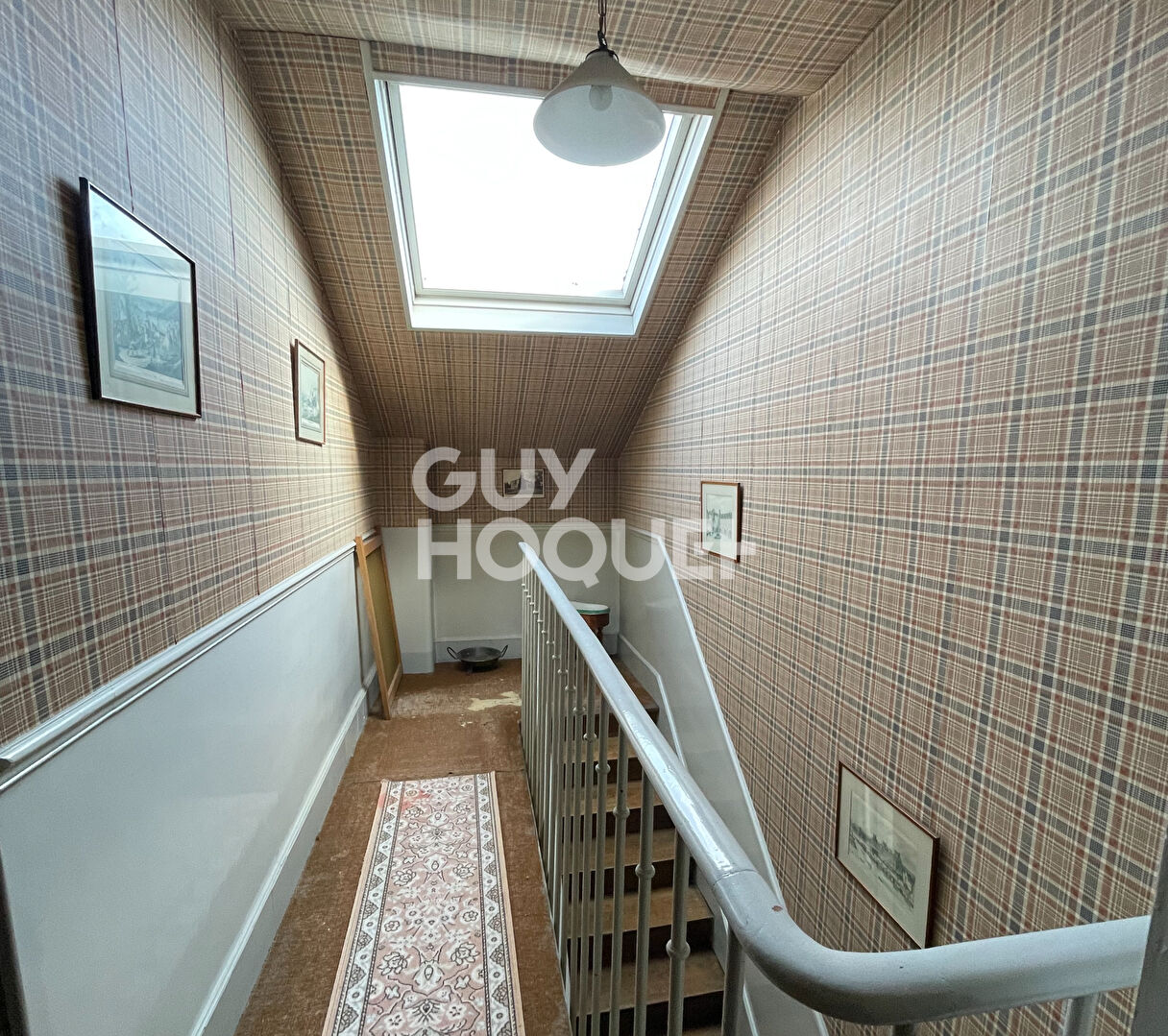 Maison de ville avec cour intérieure, dépendance et garage à Épernay