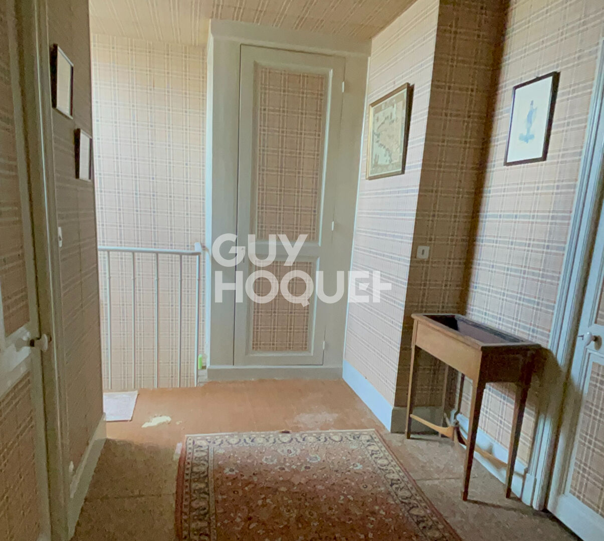 Maison de ville avec cour intérieure, dépendance et garage à Épernay