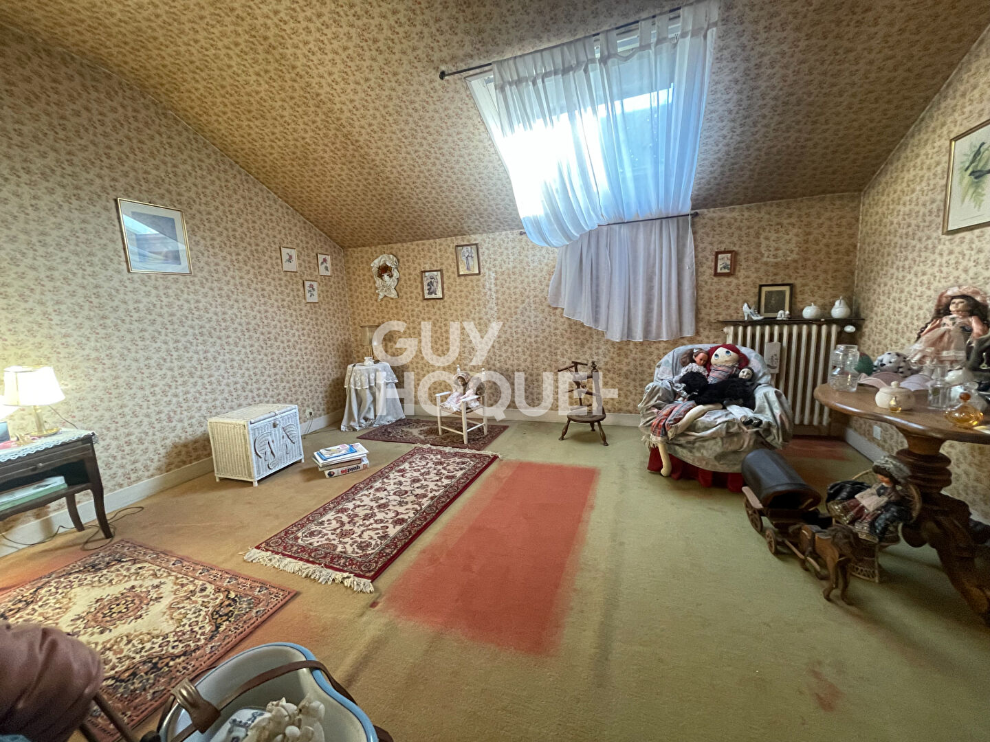 Maison de ville avec cour intérieure, dépendance et garage à Épernay